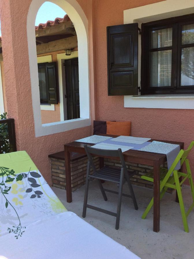 Genari Beach Apartments Levendokhórion Екстериор снимка