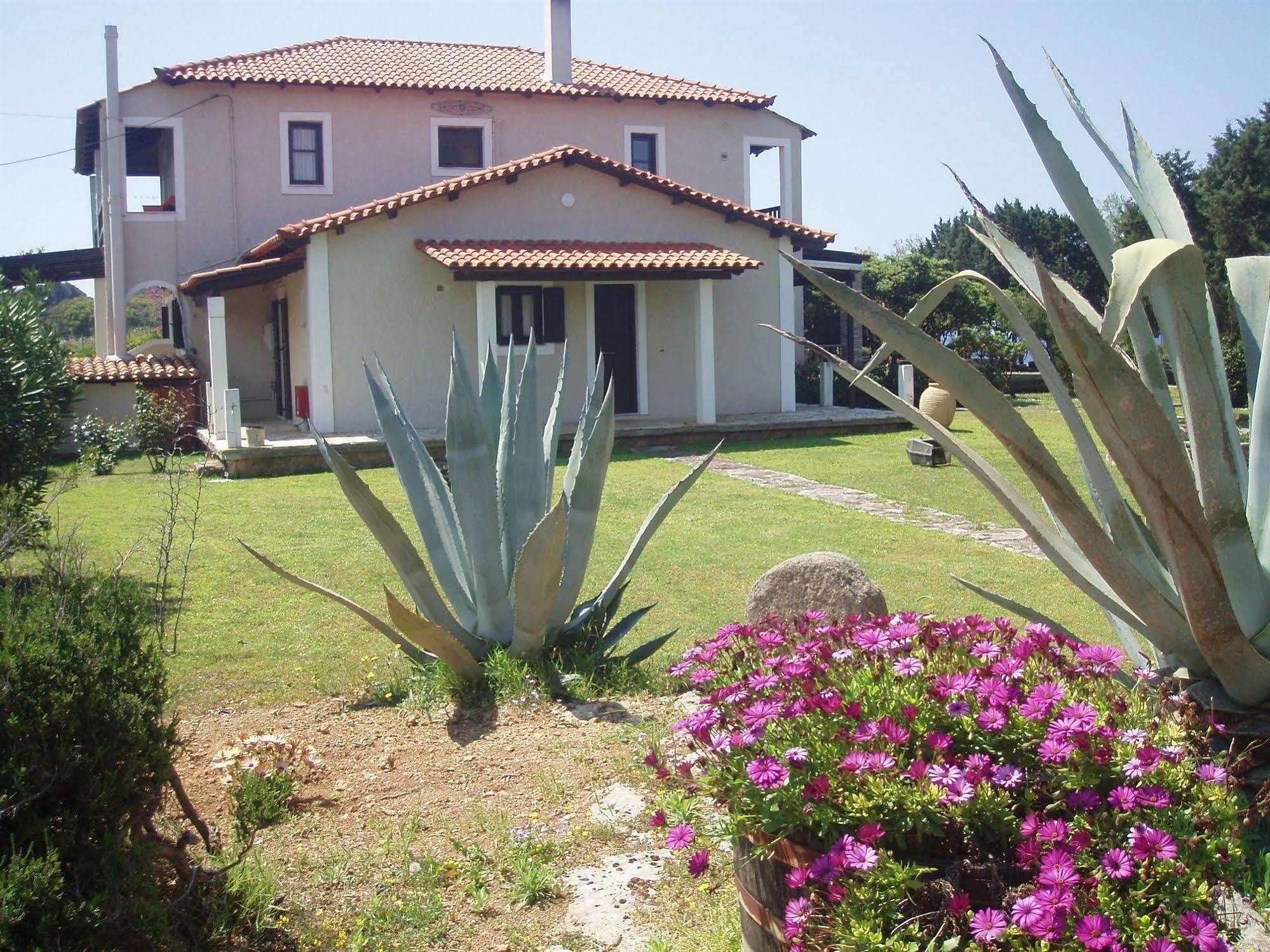 Genari Beach Apartments Levendokhórion Екстериор снимка